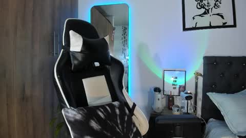 Snapshot of alannaughty_ chatting on 03-14-26, 12:06 alannaughty_ online show from 03-14-26, 12:06