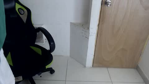 Snapshot of alantrickz365 chatting on 10-05-25, 05:44 alantrickz365 online show from 10-05-25, 05:44