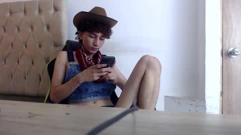 Snapshot of alantrickz365 chatting on 10-08-25, 02:09 alantrickz365 online show from 10-08-25, 02:09