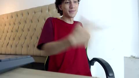 Snapshot of alantrickz365 chatting on 10-16-25, 02:34 alantrickz365 online show from 10-16-25, 02:34