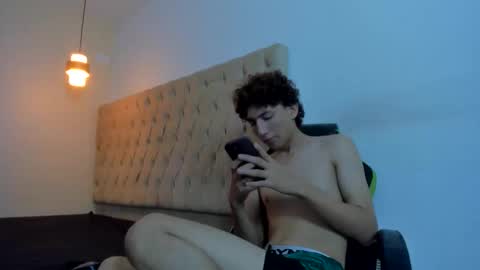 Snapshot of alantrickz365 chatting on 11-18-25, 02:17 alantrickz365 online show from 11-18-25, 02:17