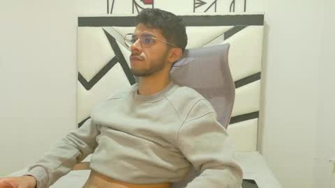 alanvilla_lobo online show from 10-11-25, 07:34