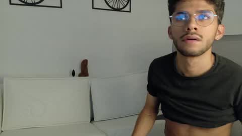 alanvilla_lobo online show from 10-17-25, 07:16