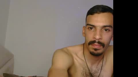Snapshot of alaouirim25 chatting on 05-31-26, 10:44 AllylicArabis online show from 05-31-26, 10:44