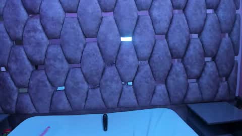 AlaSmith  online show from 11-26-25, 02:34