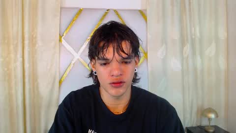 Snapshot of albertbernal69 chatting on 02-11-25, 02:57 Albert online show from 02-11-25, 02:57