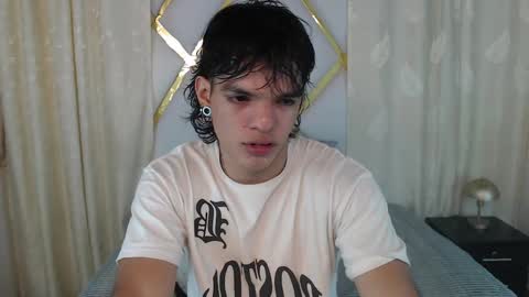 Snapshot of albertbernal69 chatting on 02-12-25, 02:14 Albert online show from 02-12-25, 02:14