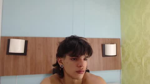 Snapshot of albertbernal69 chatting on 03-03-25, 03:08 Albert online show from 03-03-25, 03:08