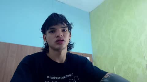 Snapshot of albertbernal69 chatting on 03-10-25, 02:28 Albert online show from 03-10-25, 02:28