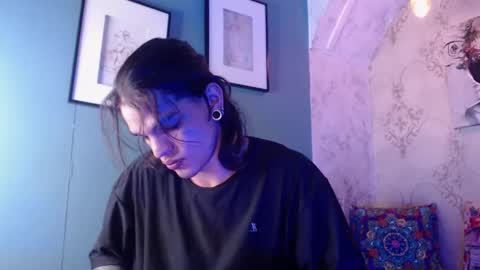 Snapshot of albertbernal69 chatting on 10-17-25, 03:31 Albert online show from 10-17-25, 03:31