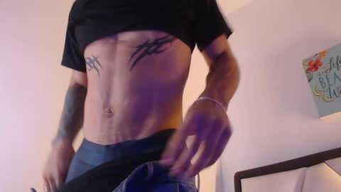 Snapshot of albertbernal69 chatting on 11-22-25, 04:22 Albert online show from 11-22-25, 04:22