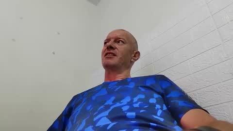 Snapshot of albethere777 chatting on 09-10-25, 02:17 ALPHA Q online show from 09-10-25, 02:17