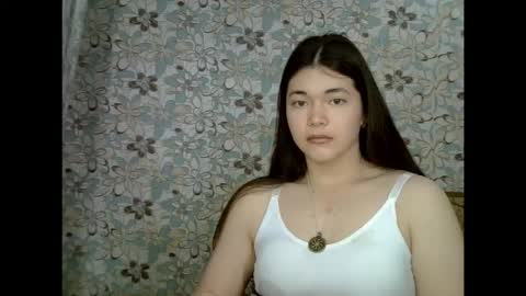 Snapshot of albi_glow chatting on 10-12-25, 02:21 Albi online show from 10-12-25, 02:21