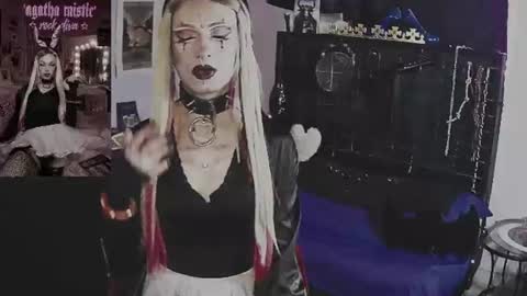 Mistic witch online show from 07-25-26, 06:49