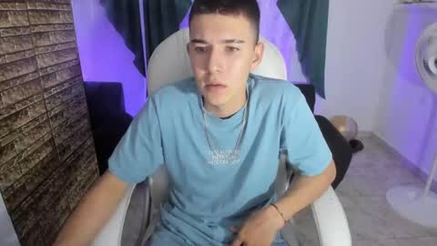 Snapshot of aleckk_boy chatting on 11-22-25, 08:30 Aleck Boy online show from 11-22-25, 08:30