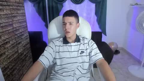 Snapshot of aleckk_boy chatting on 11-25-25, 07:47 Aleck Boy online show from 11-25-25, 07:47