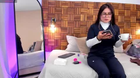 Snapshot of aleessiia chatting on 04-14-26, 01:28 alessia online show from 04-14-26, 01:28