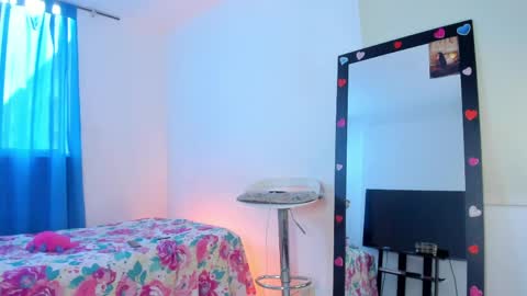 Alejandra Arango online show from 04-12-26, 09:20