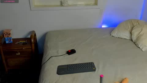 Snapshot of aleja_rossi chatting on 01-19-26, 02:04 Aleja online show from 01-19-26, 02:04