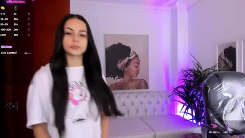 Snapshot of alejaa___ chatting on 01-30-25, 11:22 Alejandra online show from 01-30-25, 11:22