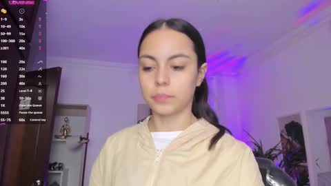 Snapshot of alejaa___ chatting on 02-13-25, 11:28 Alejandra online show from 02-13-25, 11:28