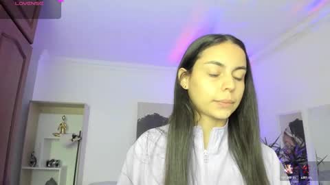 Snapshot of alejaa___ chatting on 03-12-25, 11:20 Alejandra online show from 03-12-25, 11:20