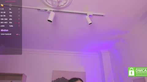 Snapshot of alejaa___ chatting on 10-18-25, 11:44 Alejandra online show from 10-18-25, 11:44