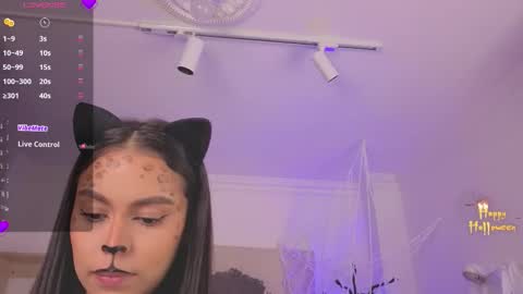 Snapshot of alejaa___ chatting on 10-31-25, 11:44 Alejandra online show from 10-31-25, 11:44