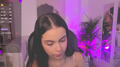 Snapshot of alejaa___ chatting on 11-12-25, 12:05 Alejandra online show from 11-12-25, 12:05