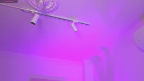 Snapshot of alejaa___ chatting on 11-17-25, 11:05 Alejandra online show from 11-17-25, 11:05