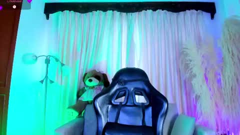 Snapshot of alejagarcia_ chatting on 06-20-26, 09:17 CUTE ALEJA online show from 06-20-26, 09:17