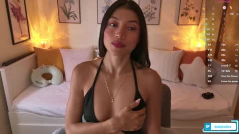 Snapshot of alejandhra chatting on 04-06-26, 12:39 Alejandhra online show from 04-06-26, 12:39