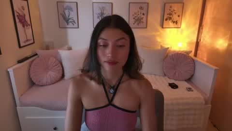 Snapshot of alejandhra chatting on 05-15-26, 01:29 Alejandhra online show from 05-15-26, 01:29