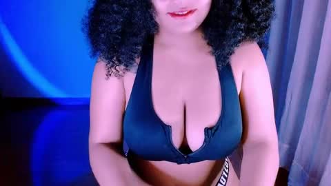 Alejandra  online show from 03-11-25, 01:37