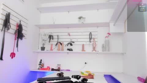 Alejandra online show from 09-12-25, 03:45