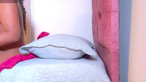 Snapshot of alejandra_dunn1 chatting on 12-22-25, 01:02 alejandra_dunn1 online show from 12-22-25, 01:02