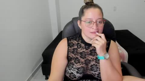 alejandra online show from 04-19-26, 12:43