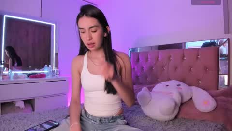 Snapshot of alejandraaa_ chatting on 09-25-25, 03:10 alejandraaa_ online show from 09-25-25, 03:10