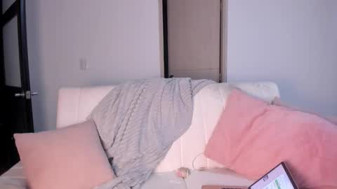 alejandraaa_ online show from 12-18-25, 02:06