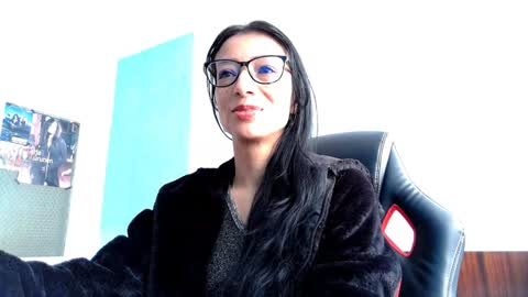 Alejandra online show from 12-16-24, 08:09