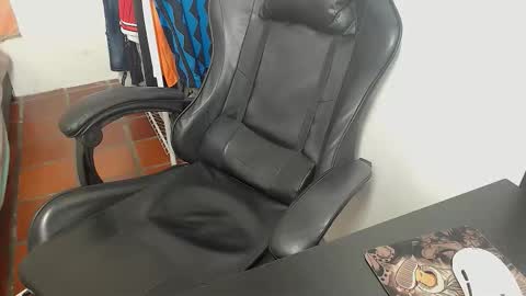 Snapshot of alejandro_cutee chatting on 12-16-25, 04:50 alejandro_cutee online show from 12-16-25, 04:50