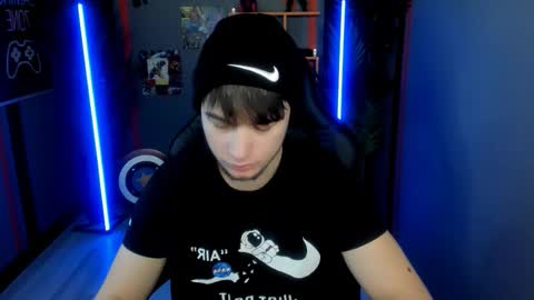 Snapshot of alejandro_ellias chatting on 01-18-26, 08:56 Alejandro online show from 01-18-26, 08:56