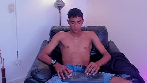 Snapshot of alejandro_williams chatting on 05-14-26, 09:21 Alejandro williams online show from 05-14-26, 09:21