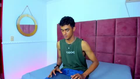 Snapshot of alejandro_williams chatting on 05-16-26, 06:17 Alejandro williams online show from 05-16-26, 06:17