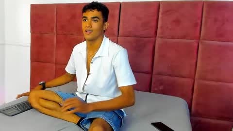 Snapshot of alejandro_williams chatting on 05-17-26, 09:33 Alejandro williams online show from 05-17-26, 09:33