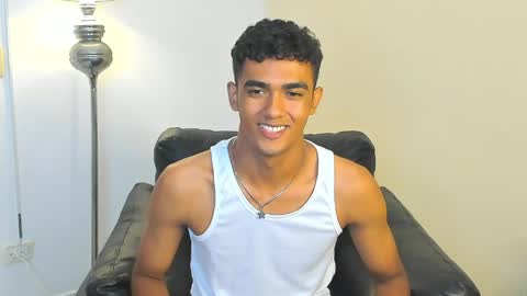 Snapshot of alejandro_williams chatting on 05-19-26, 01:56 Alejandro williams online show from 05-19-26, 01:56