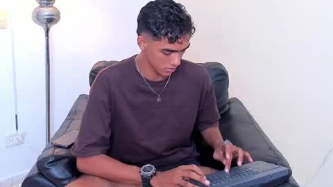 Snapshot of alejandro_williams chatting on 05-21-26, 08:16 Alejandro williams online show from 05-21-26, 08:16