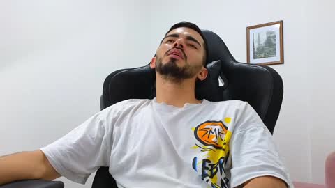 Snapshot of alejandroo_7 chatting on 12-22-24, 08:47 alejandroo_7 online show from 12-22-24, 08:47