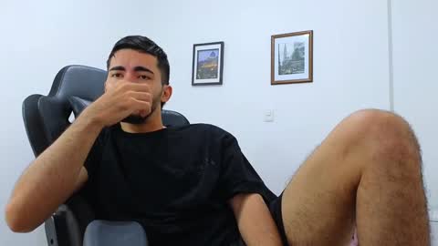 Snapshot of alejandroo_7 chatting on 12-24-24, 04:19 alejandroo_7 online show from 12-24-24, 04:19