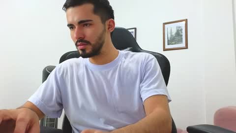 Snapshot of alejandroo_7 chatting on 12-28-24, 10:34 alejandroo_7 online show from 12-28-24, 10:34